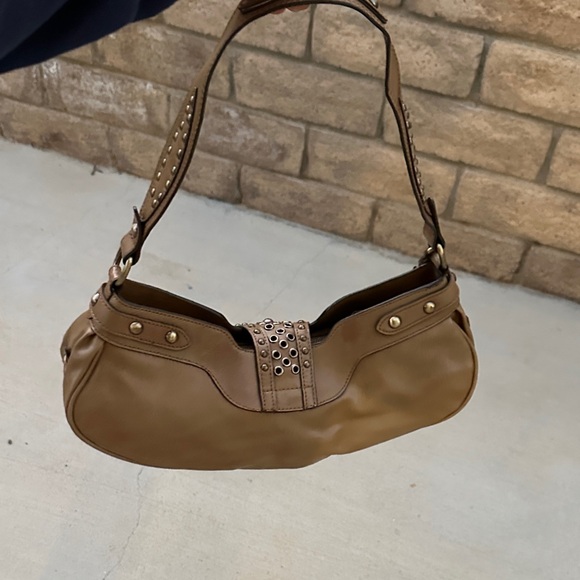 Vintage Guess Studded Brown Leather Shoulder Bag preowned - Picture 8 of 16